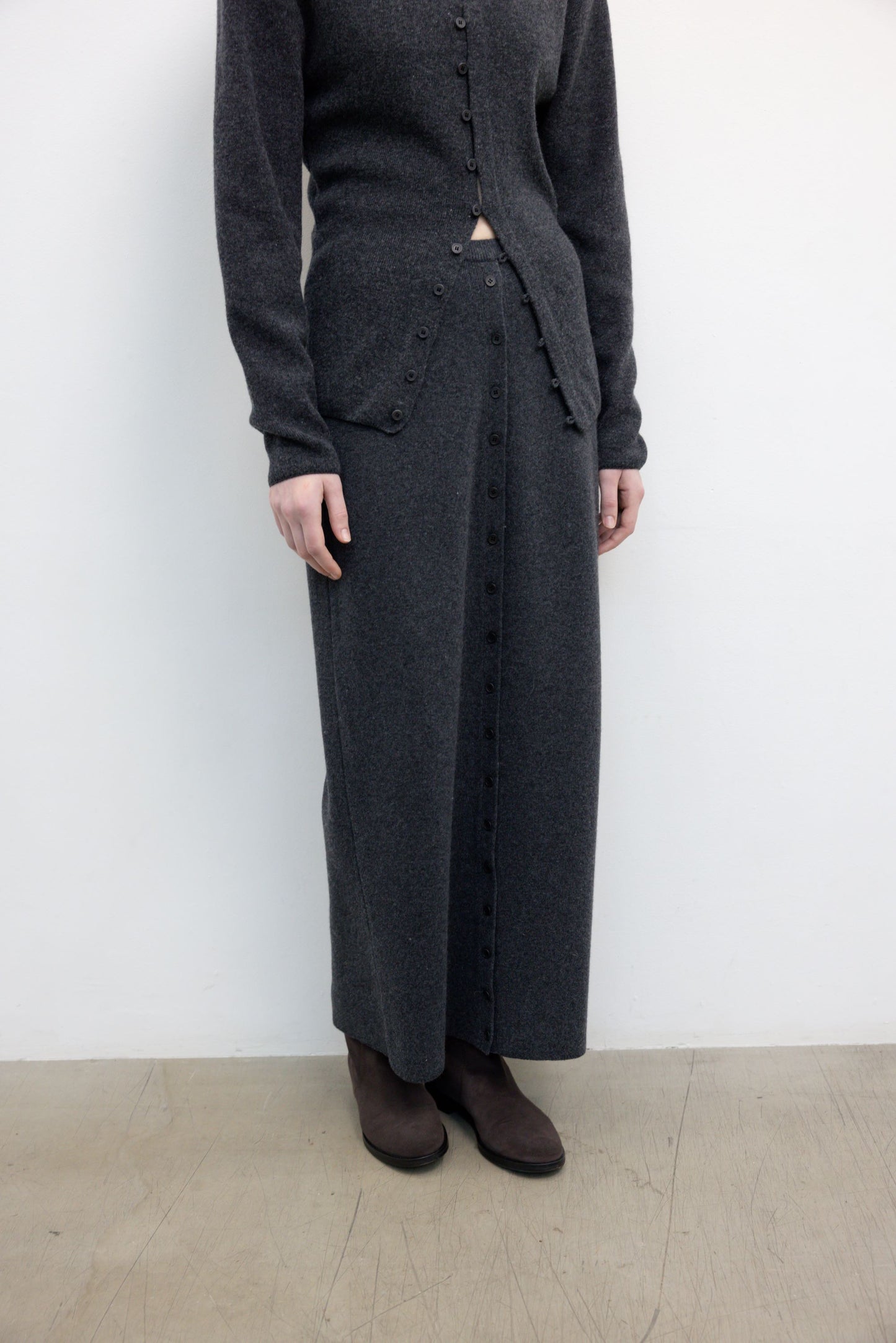 25早秋 BUTTON STRAIGHT KNIT SKIRT