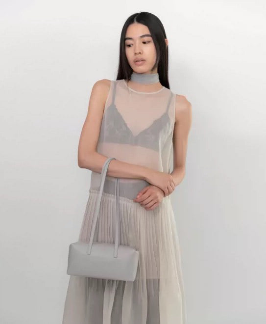 26早春 SMALL LEATHER SQUARE BAG