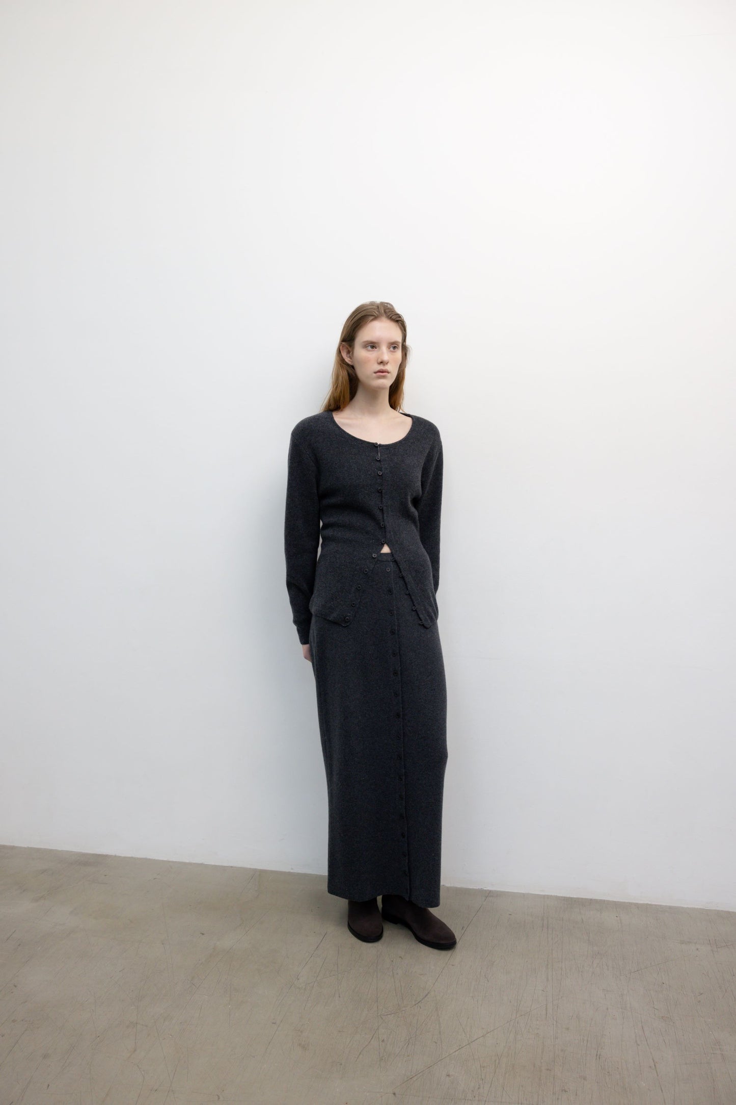 25早秋 BUTTON STRAIGHT KNIT SKIRT