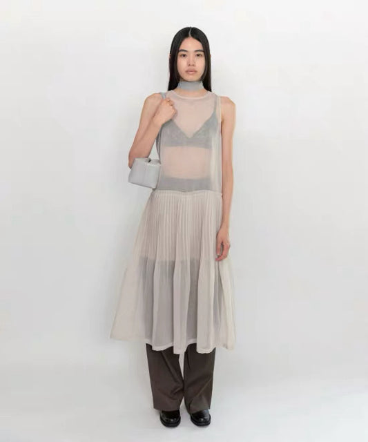 26早春 PLEATED SLEEVELESS DRESS