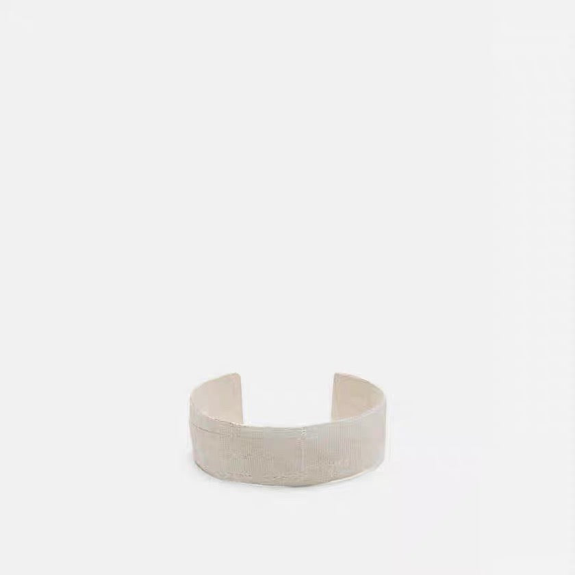 Textured Cuff Bracelet 手镯