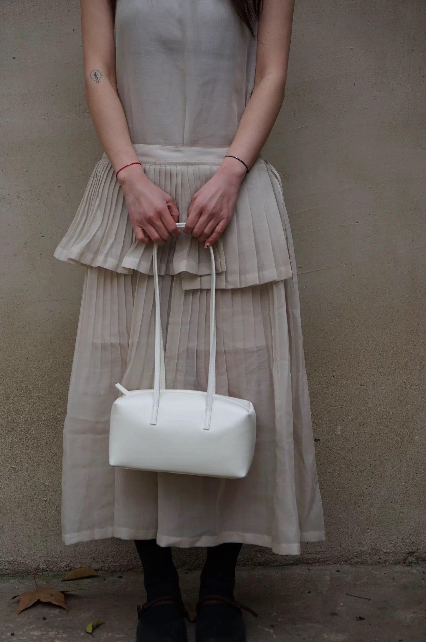 26早春 SMALL LEATHER SQUARE BAG