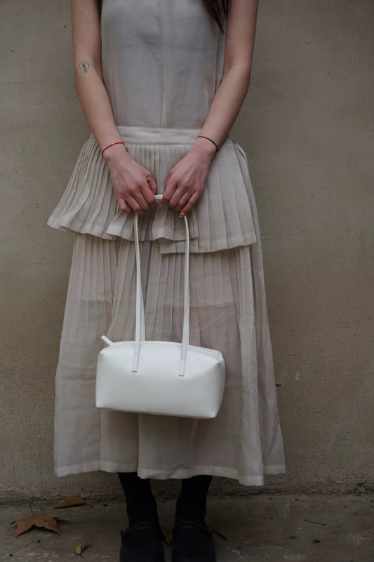 26早春 SMALL LEATHER SQUARE BAG