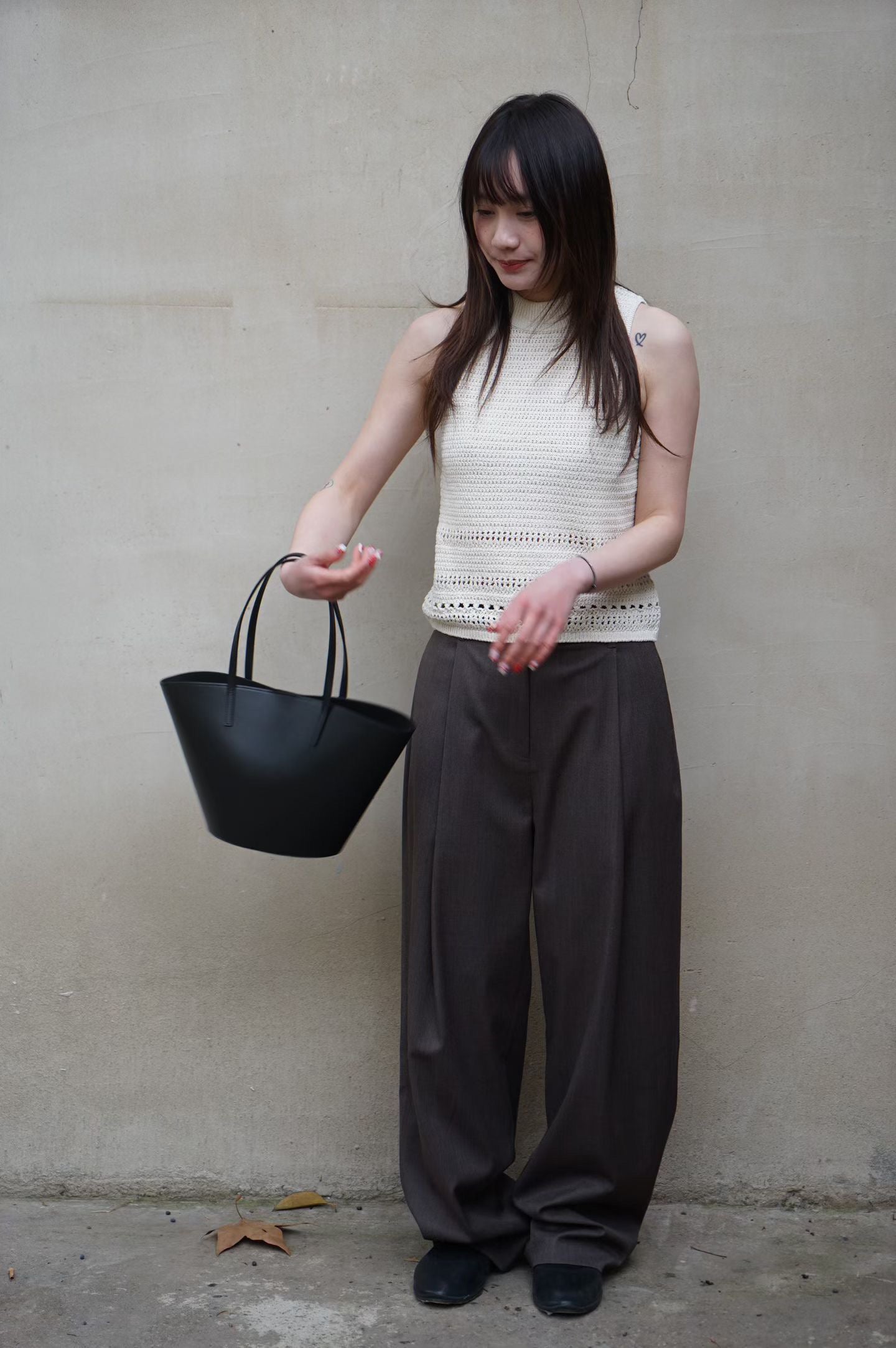 26早春 LEATHER BUCKET BAG