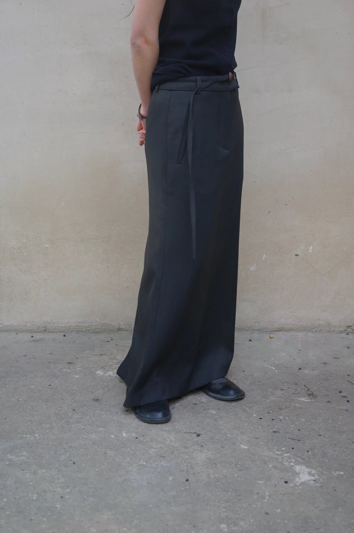 26早春  TESSA BELTED SKIRT