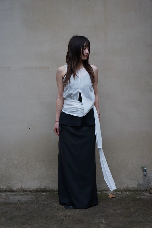26春夏 SELF-TIE SLEEVELESS BLOUSE