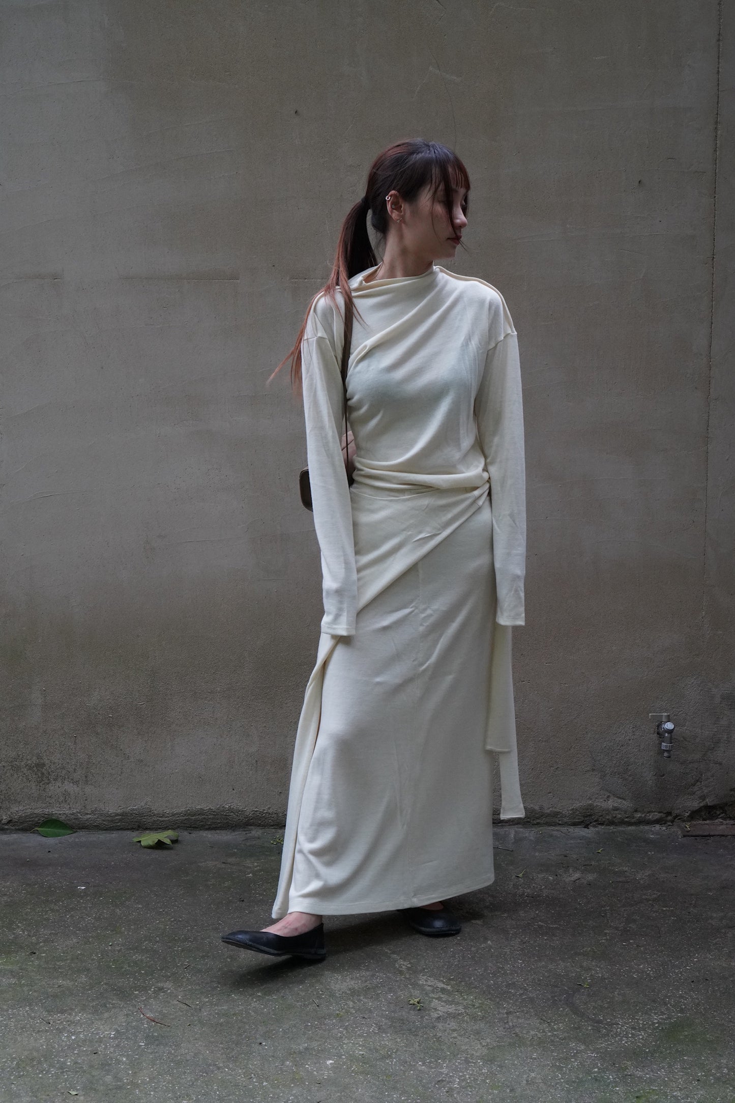 26早秋 WOOL BLEND DRAPED  KNIT TOP