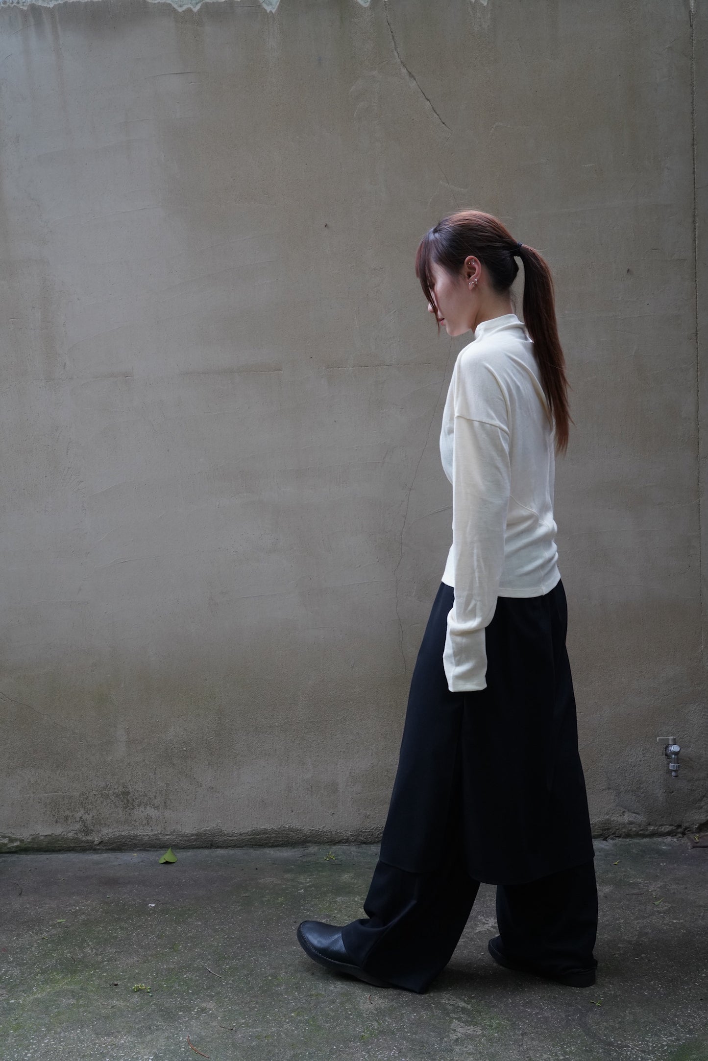 26早秋 WOOL BLEND DRAPED  KNIT TOP