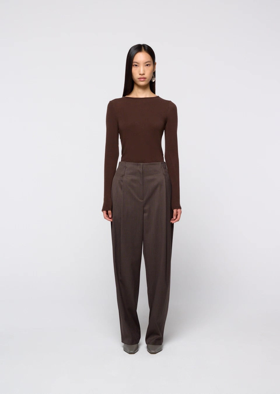 26早秋 STRAIGHT TUCK PANTS